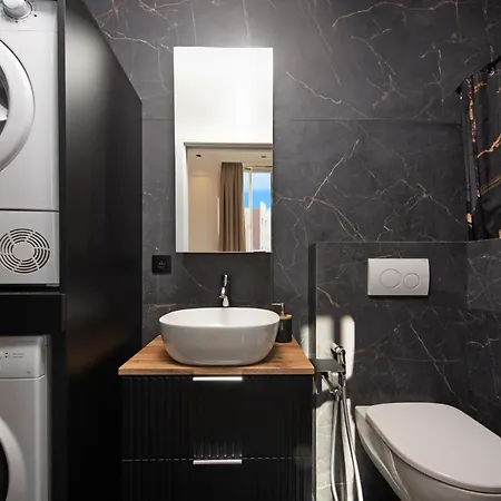 2p & Quiet In Cap D 'ail * Cap-d’Ail