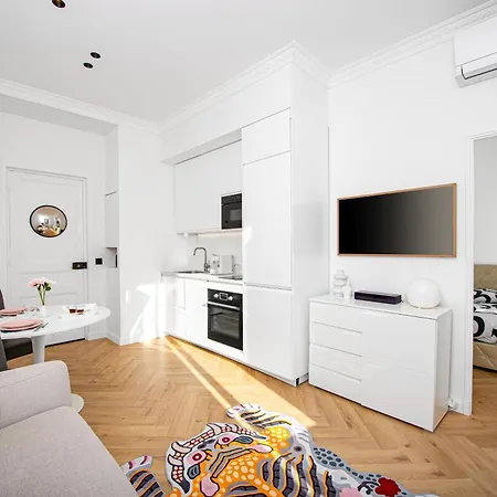 2p & Quiet In Cap D 'ail Apartmán