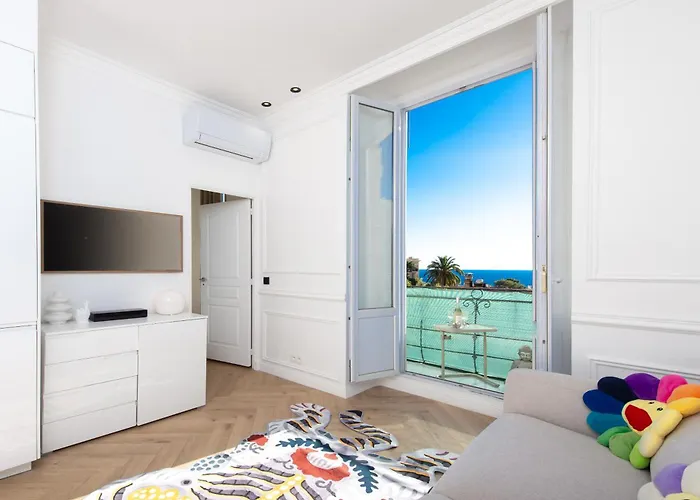 2p & Quiet In Cap D 'ail